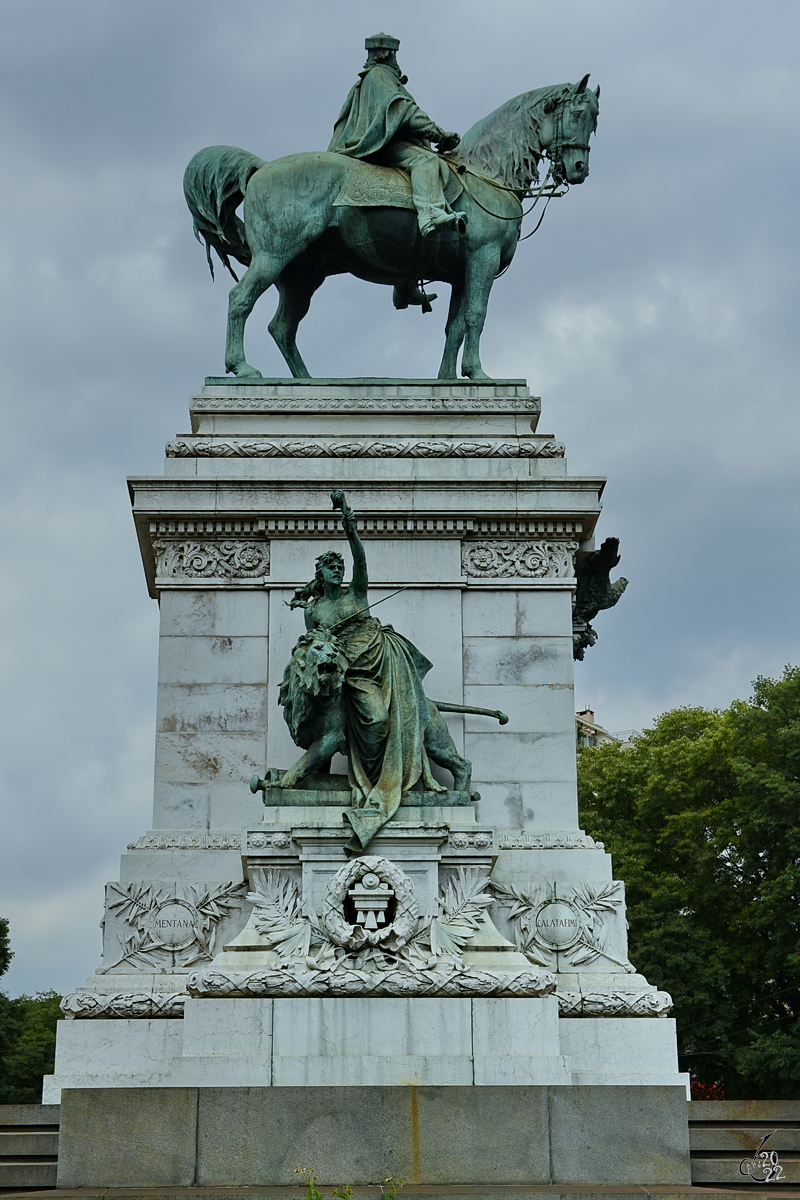 Dieses Denkmal in Mailand soll an den italienischen Freiheitskmpfer Giuseppe Garibaldi erinnern, einem der populrsten Protagonisten der italienischen Einigungsbewegung zwischen 1820 und 1870. (Mailand, Juni 2014)