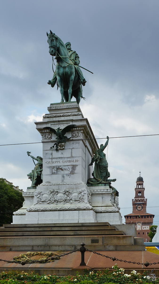 Dieses Denkmal in Mailand soll an den italienischen Freiheitskmpfer Giuseppe Garibaldi erinnern, einem der populrsten Protagonisten der italienischen Einigungsbewegung zwischen 1820 und 1870. (Mailand, Juni 2014)