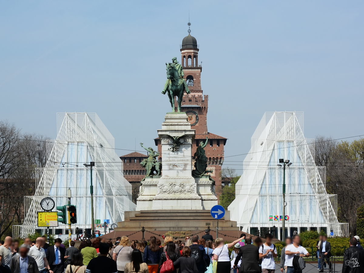 Dieses Denkmal in Mailand soll an den italienischen Freiheitskmpfer Giuseppe Garibaldi erinnern, einem der populrsten Protagonisten der italienischen Einigungsbewegung zwischen 1820 und 1870. (Mailand, April 2015)