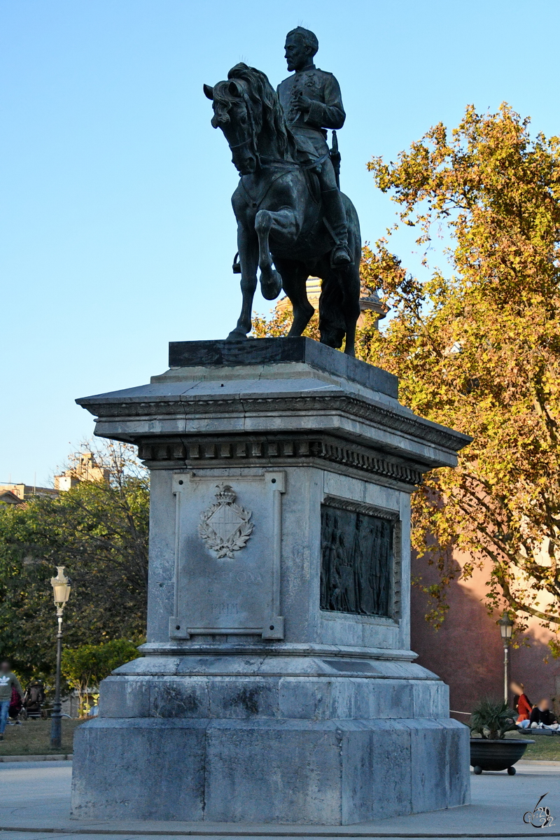 Dieses Reiterstandbild von Juan Prim y Prats wurde im Jahr 1887 eingeweiht. (Barcelona, November 2022)