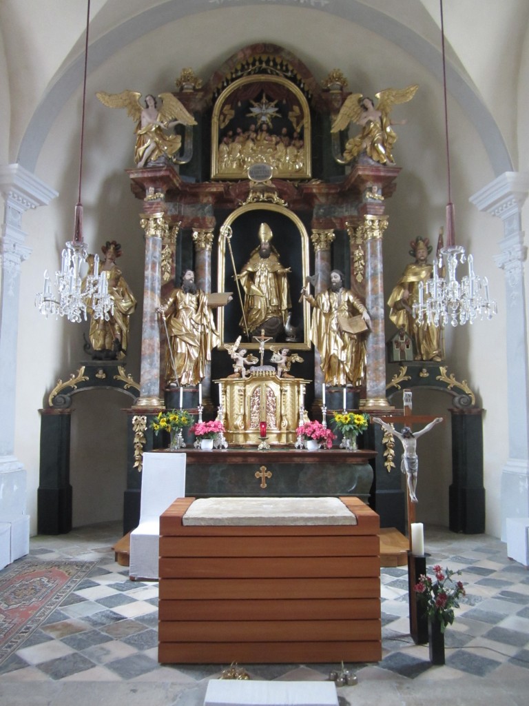 Diex, barocker Hochaltar der Wehrkirche St. Martin von 1778 (19.08.2013)