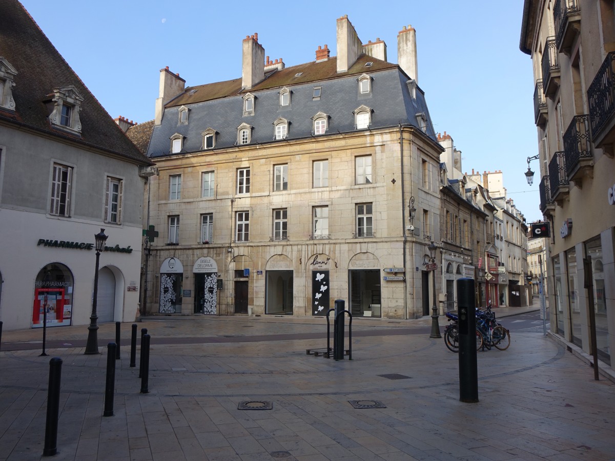 Dijon, Rue Admiral Roussin (01.11.2015)