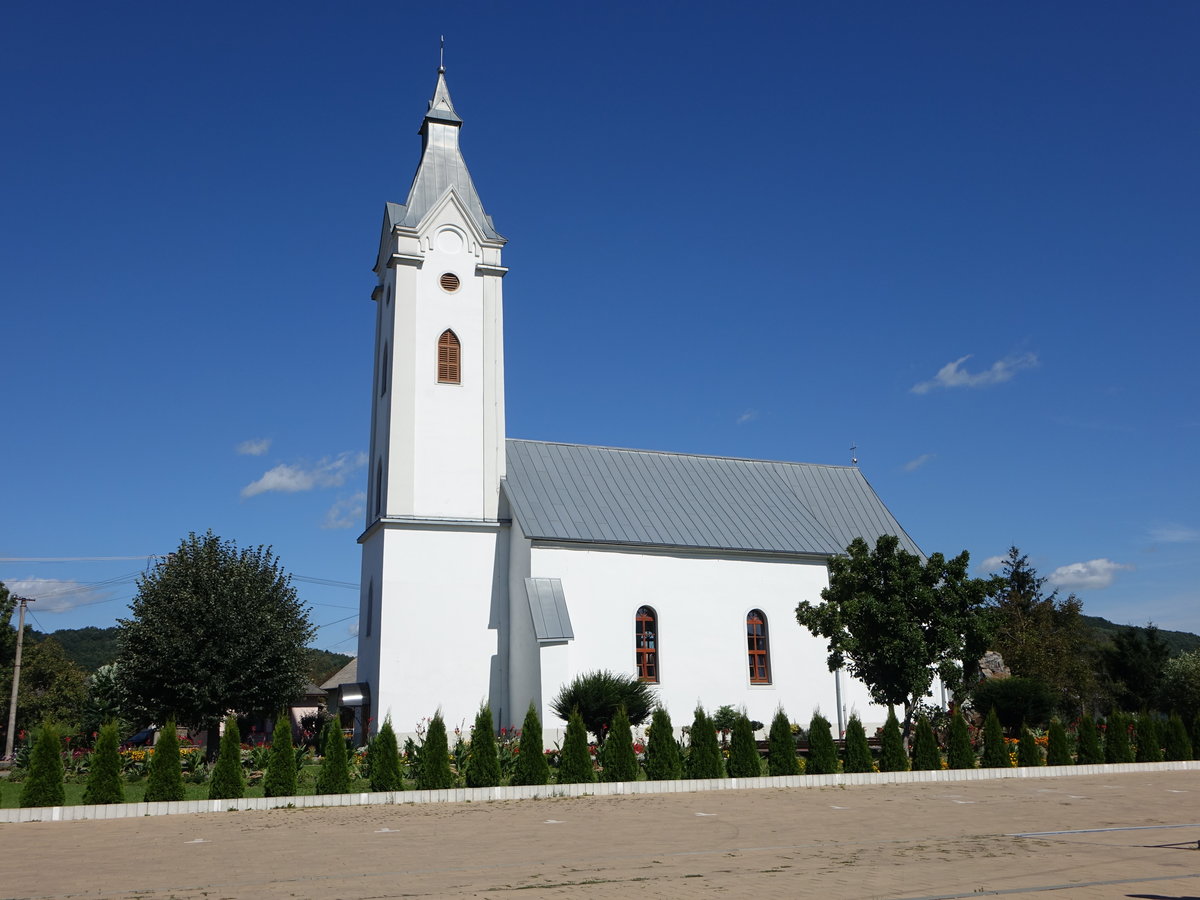 Dlhe nad Cirochou, kath. Pfarrkirche St. Anna, erbaut 1810 (31.08.2020)