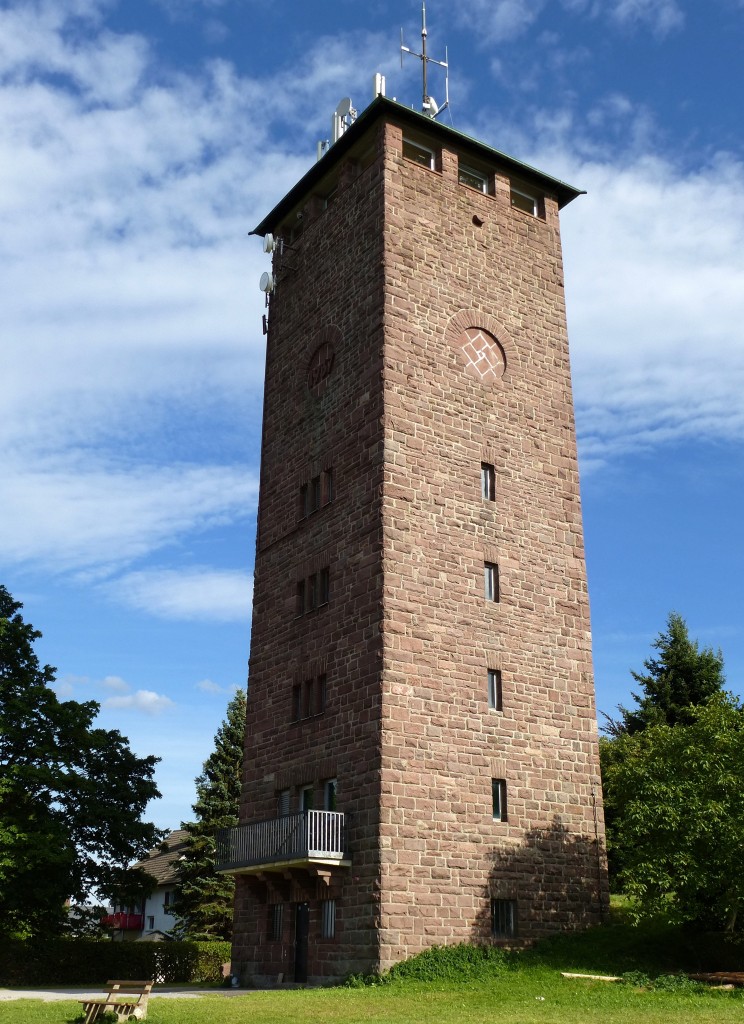 Dobel, der Wasser-und Aussichtsturm steht in 720m Hhe und bietet einen groartigen Rundblick, Aug.2015