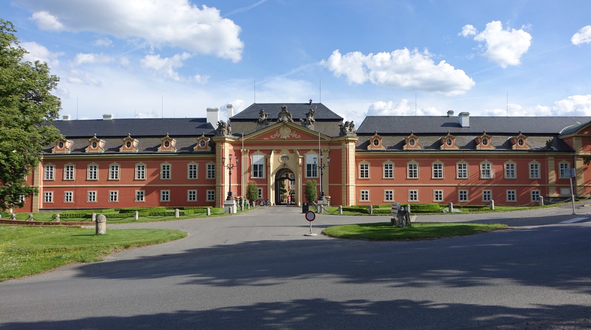 Dobris/ Doberschisch, Rokokoschloss Dobris, erbaut von 1745 bis 1765 von Heinrich Paul Mansfeld (01.06.2019)