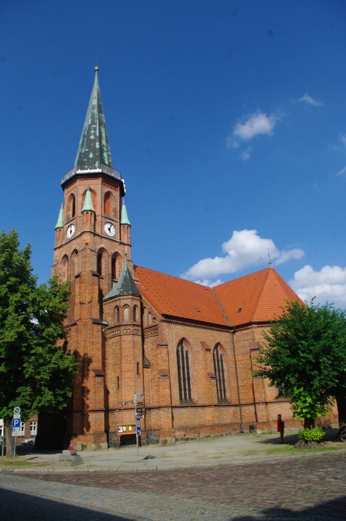 Dmitz, Stadtkirche St. Johannes am Slterplatz, erbaut 1872 nach Plnen von Oppermann (10.07.2012)