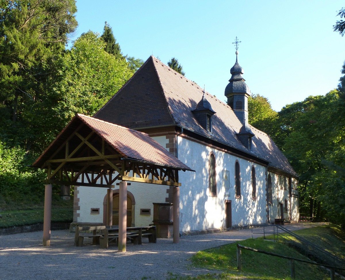 Drrenbach, die Kolmerberg-Wallfahrtskapelle liegt ganz im Wald, hoch ber dem Ort, geht zurck auf das Jahr 1470, die heutige Form stammt von 1810, Sept.2015