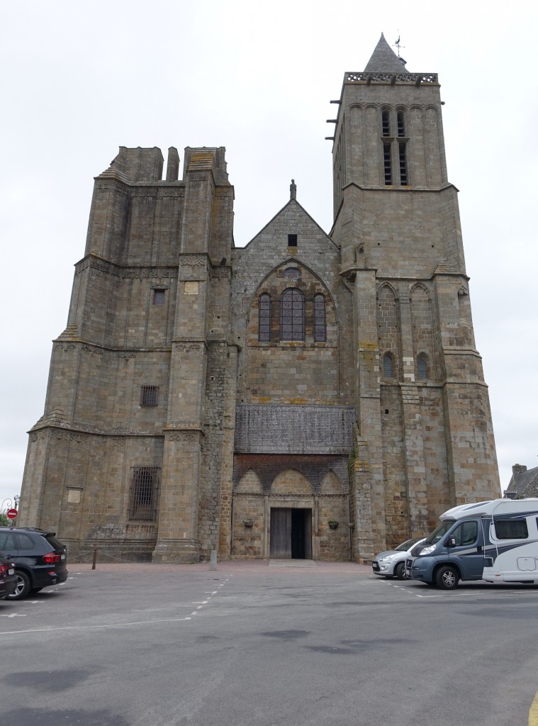 Dol-de-Bretagne, Kathedrale St. Samson, erbaut im 13. Jahrhundert (13.07.2015)