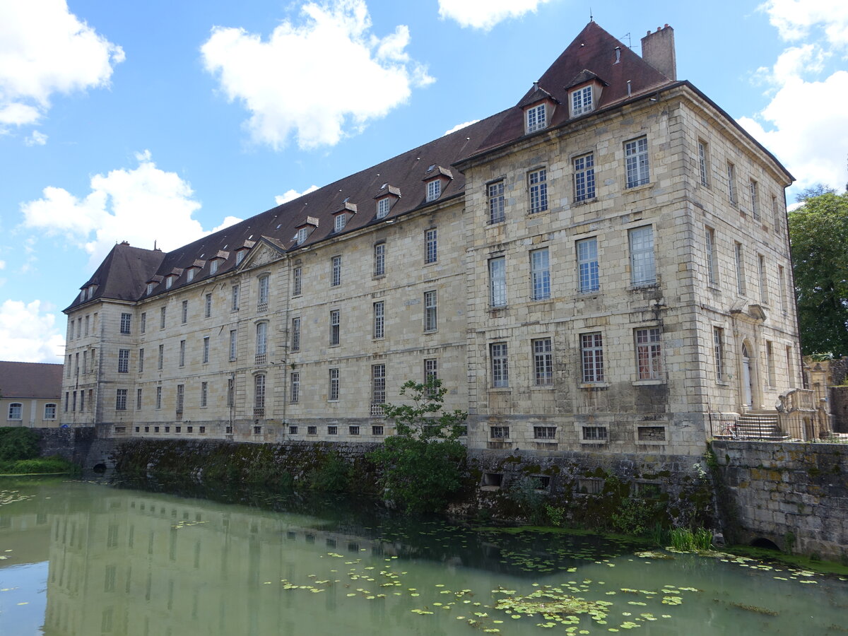 Dole, Schule Lycee Charles Nodier am Place Garibaldi (01.07.2022)