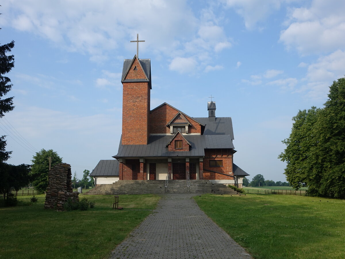 Dolholiska, moderne Pfarrkirche St. Nikolaus (16.06.2021)