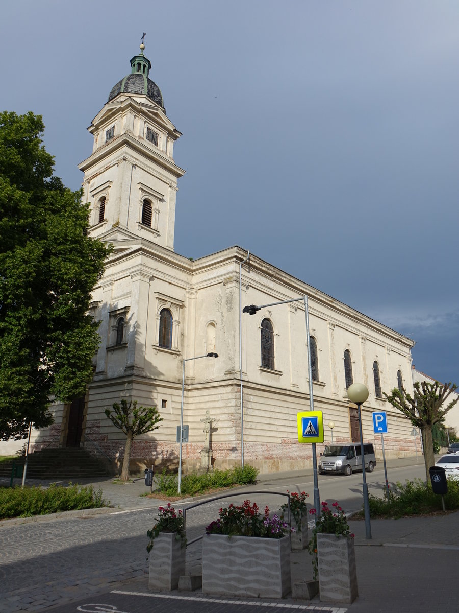 Dolni Kounice, Pfarrkirche St. Peter und Paul,  Neorenaissancebau erbaut von 1877 bis 1879 (30.05.2019)