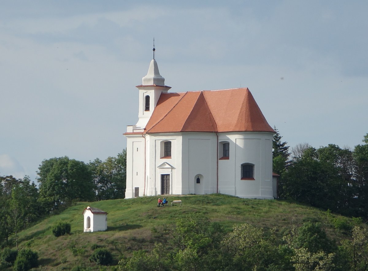 Dolni Kounice, Wallfahrtskapelle des hl. Antonius auf dem Antoniberg, erbaut 1757 von Franz Anton Grimm (30.05.2019)