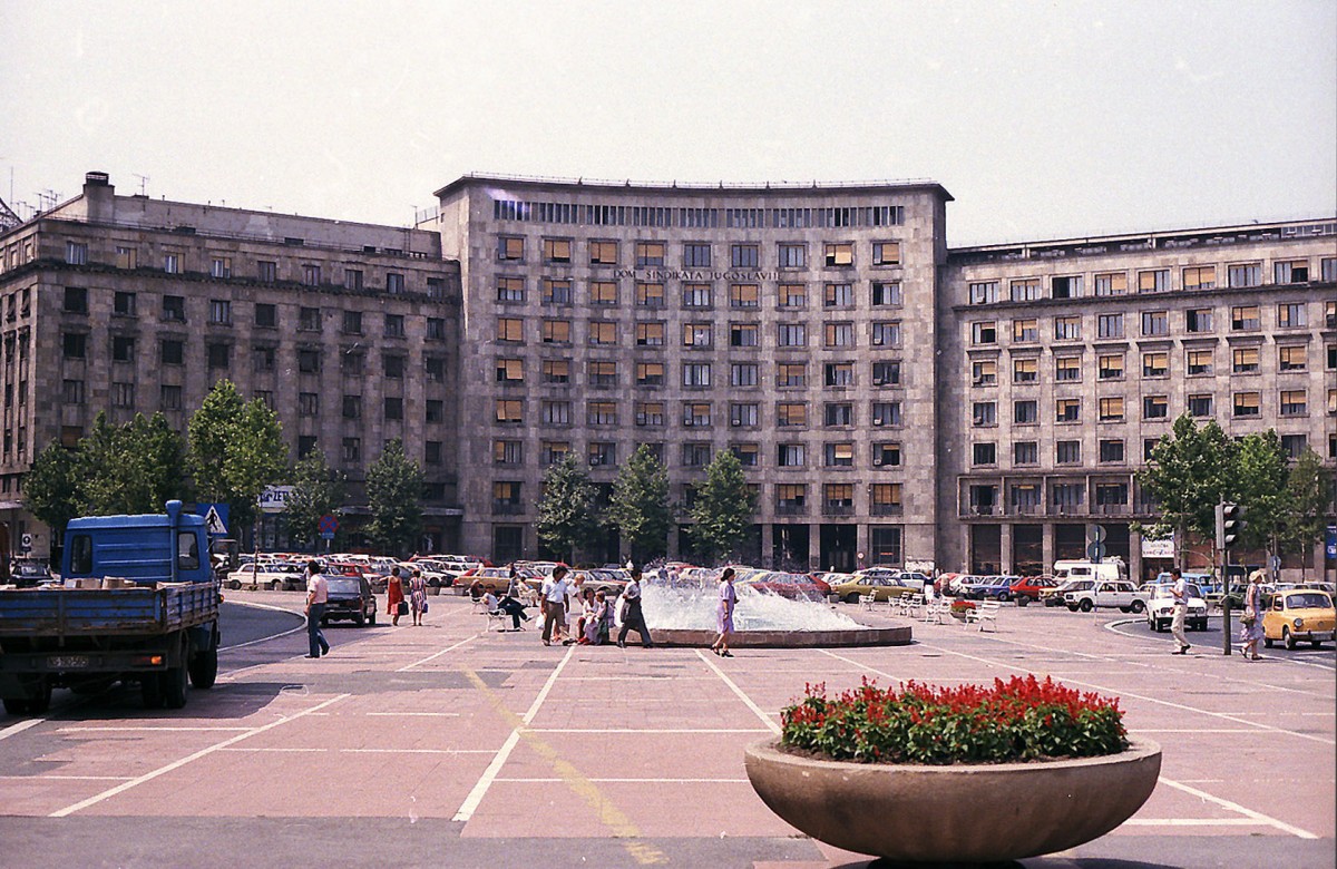 Dom Sindikata in Belgrad ist der ehemalige Versammlungsort der Kommunistpartei Jugoslawiens. Aufnahme: Juli 1984 (digitalisiertes Negativfoto).