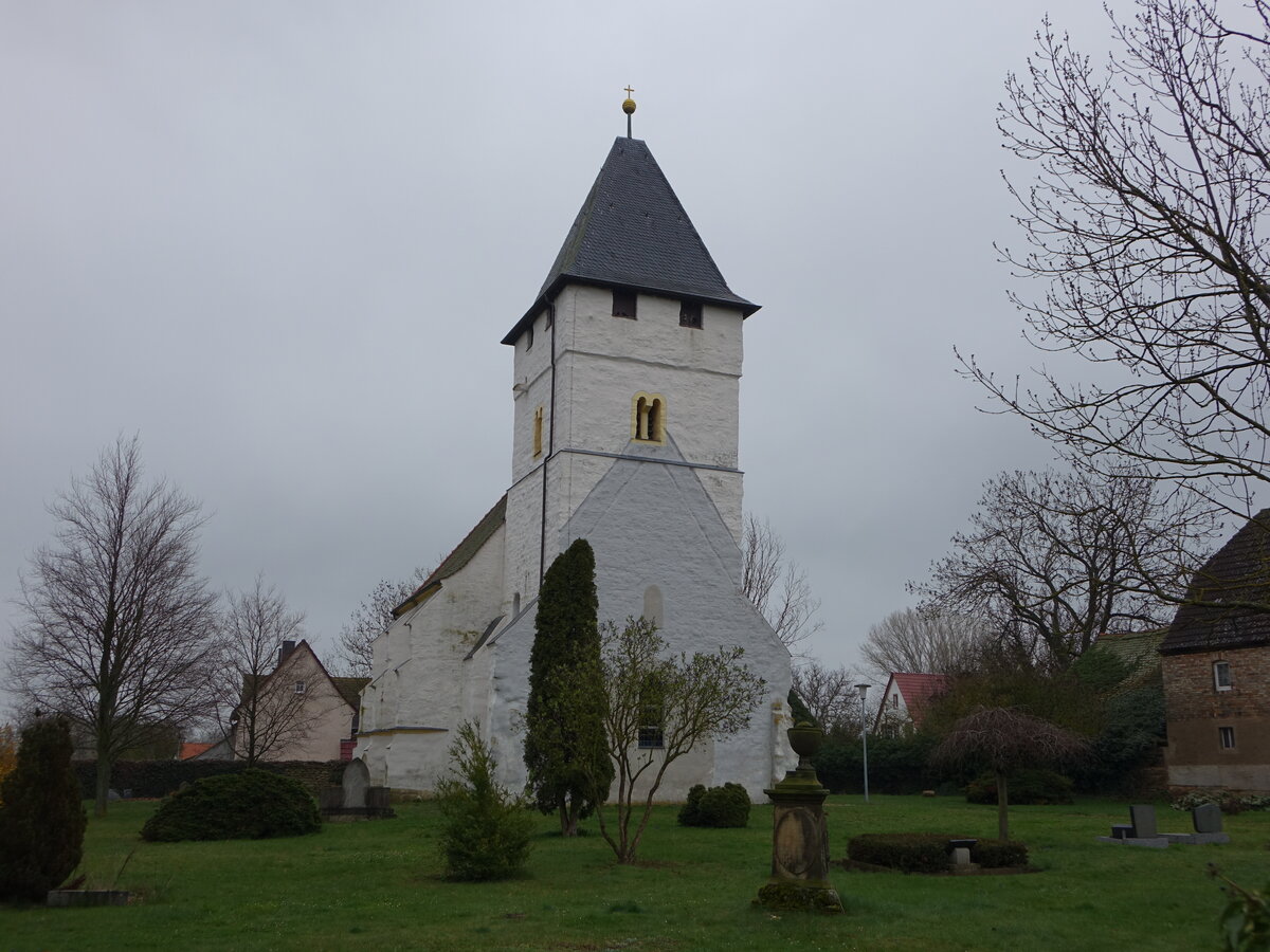 Donndorf, evangelische St. Peter und Paul Kirche, erbaut im 13. Jahrhundert (08.04.2023)