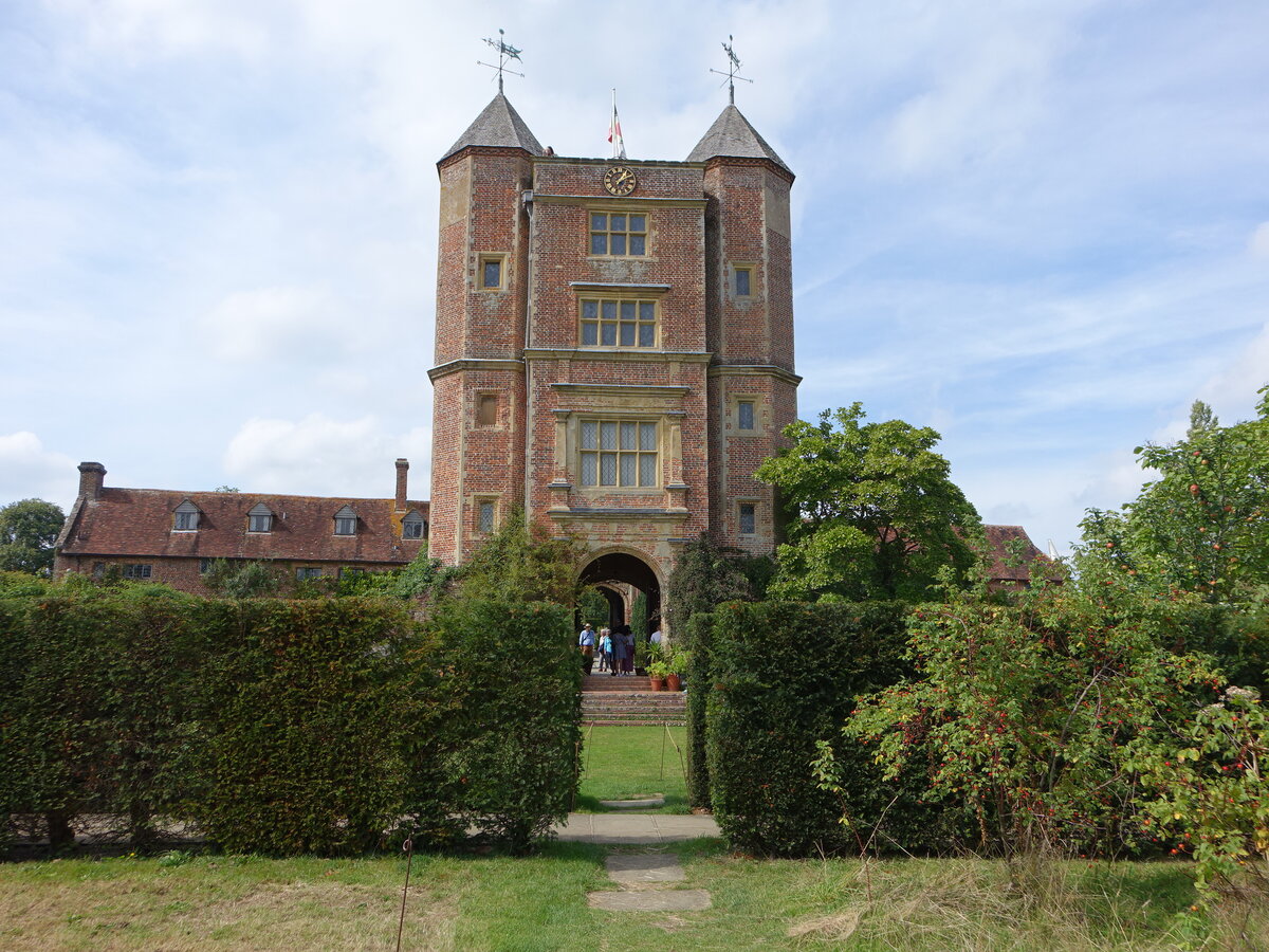 Doppelturm von Sissinghurst Castle, erbaut im 15. Jahrhundert (03.09.2023)