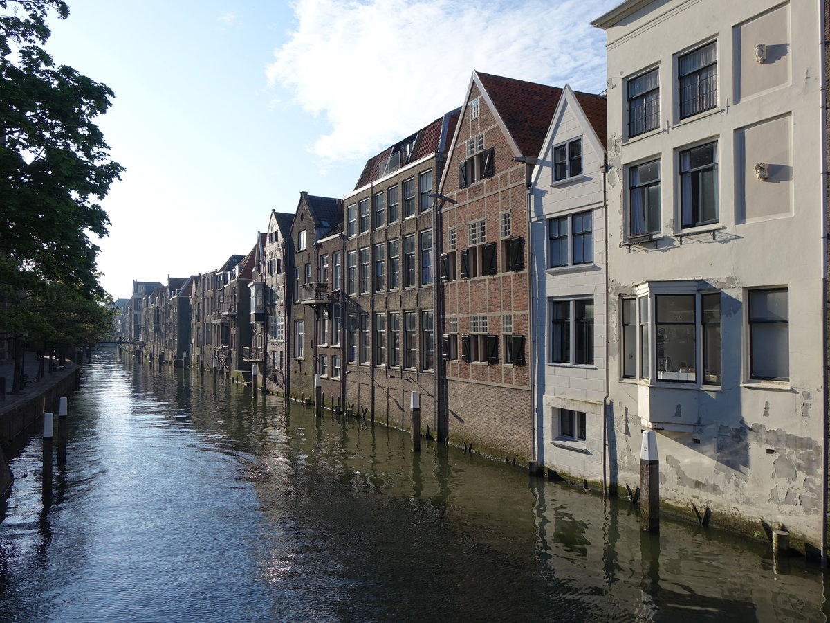 Dordrecht, Huser am Voorstraathaven (11.05.2016)