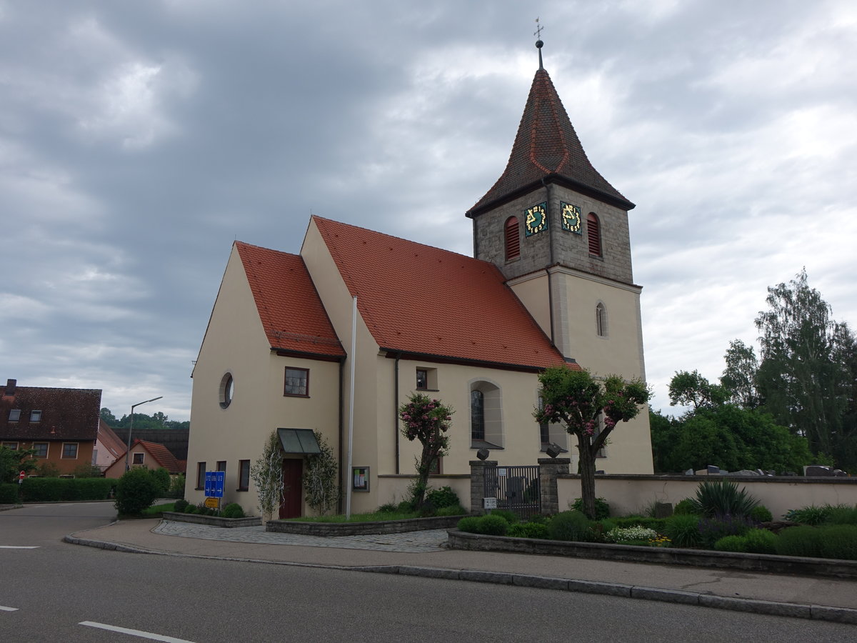 Dorfgtingen, Ev. St. Maria Kirche, Chorturmkirche, erbaut um 1400 (29.05.2016)