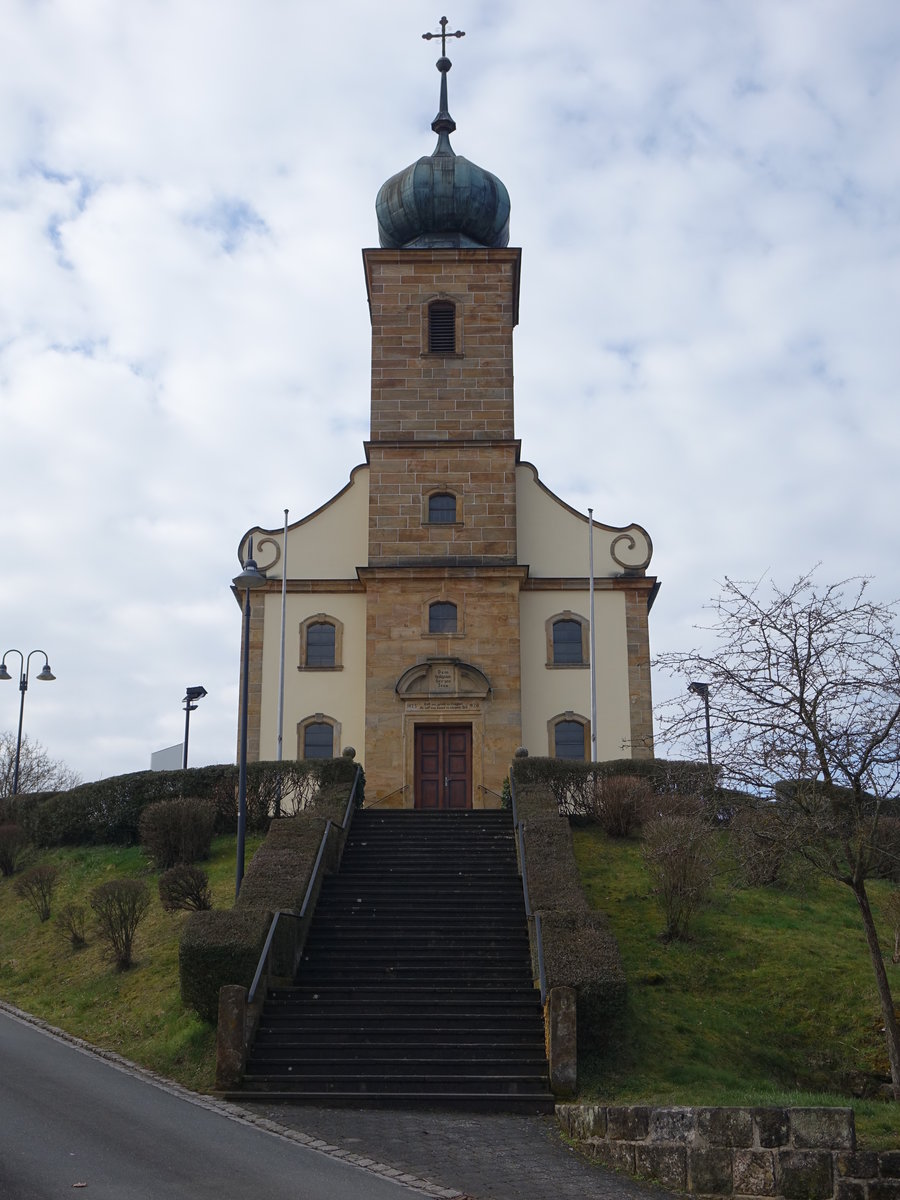 Dorgendorf, neubarocke kath. Herz Jesu Kirche, stattlicher Saalbau mit Schweifgiebel und Satteldach, Fassadenturm mit Zwiebelhaube, erbaut von 1923 bis 1926 (24.03.2016)