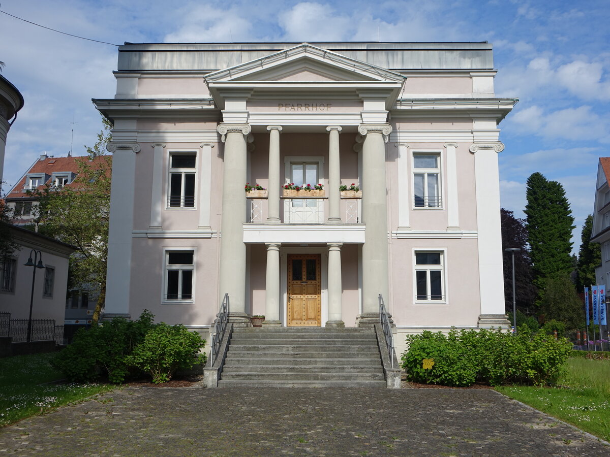 Dornbirn, Pfarrhof am Marktplatz, erbaut um 1880 im Stil der Neorenaissance (03.06.2021)
