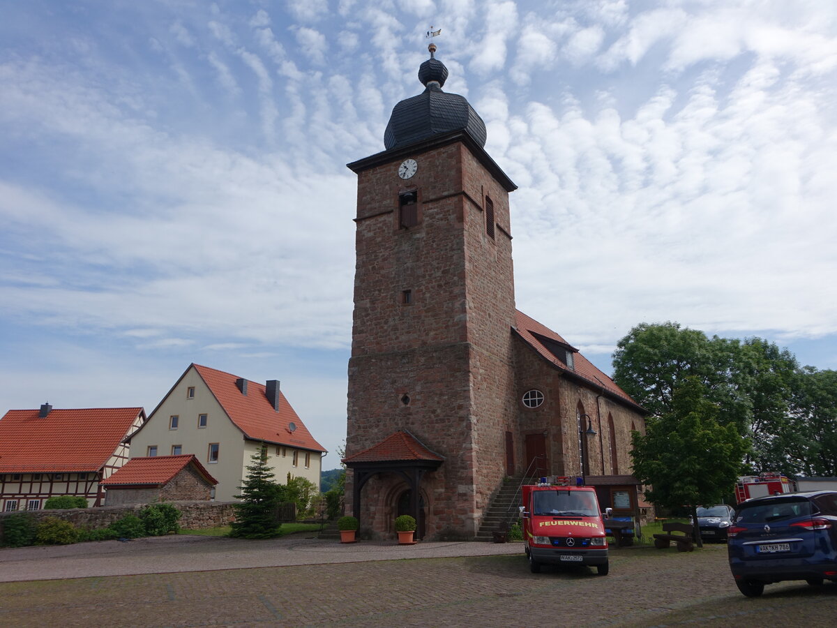 Dorndorf, evangelische Dorfkirche, erbaut ab 1150, Langhaus barock erbaut von 1727 bis 1728 (05.06.2022)