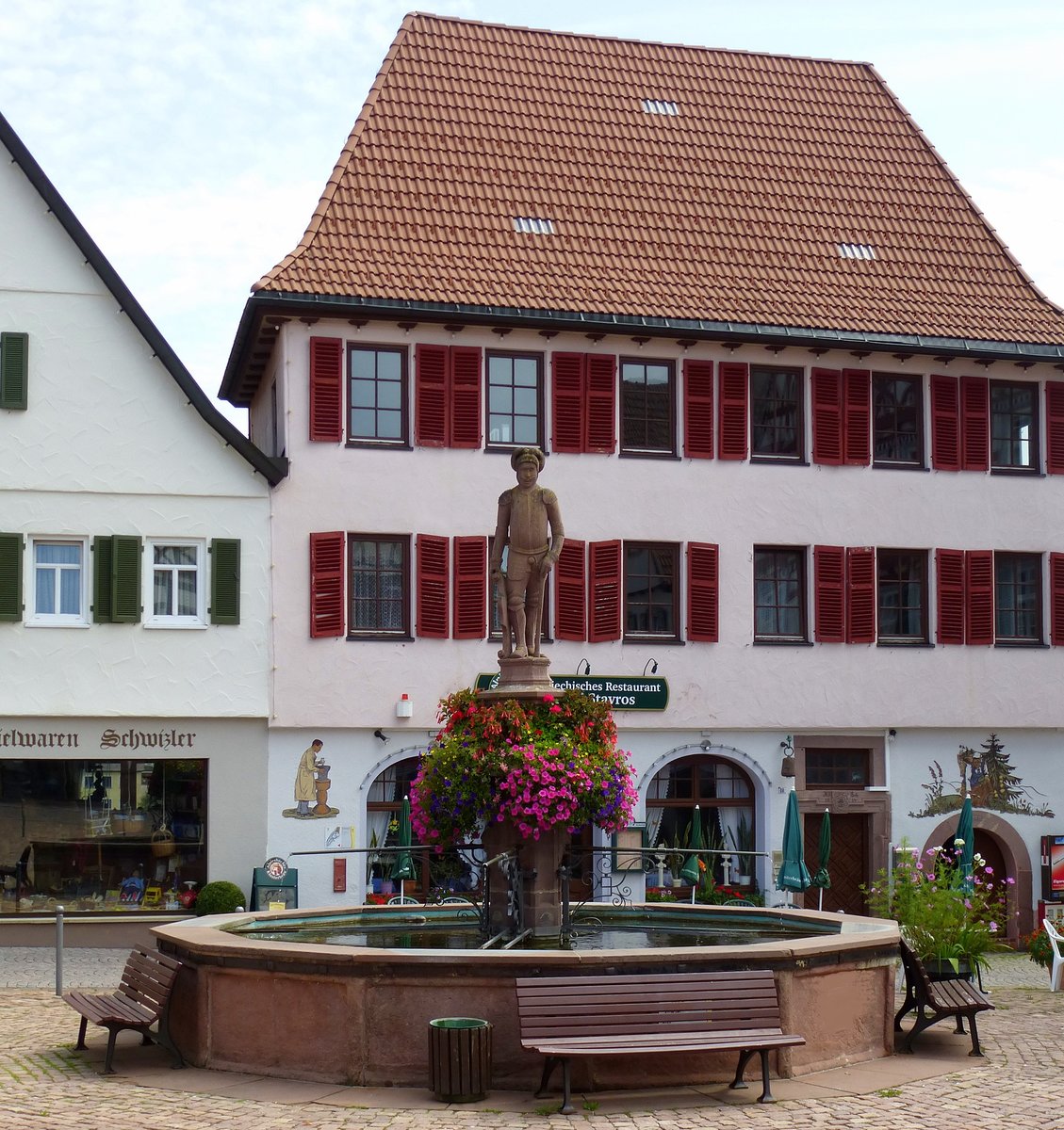 Dornstetten, der 1743 aufgestellte Brunnen am Marktplatz, Sept.2017