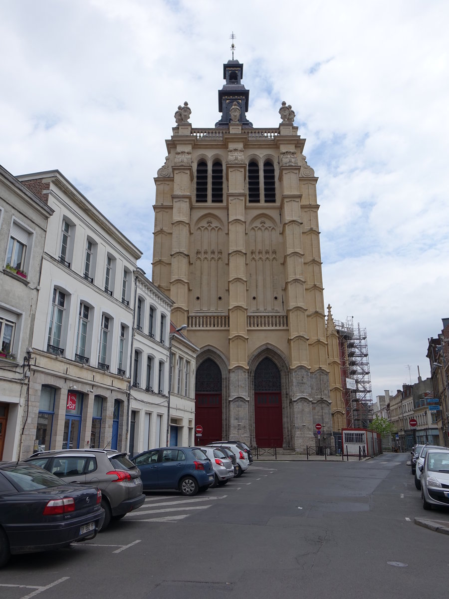 Douai, Stiftskirche St. Pierre, erbaut von 1735 bis 1750, Turm 16. Jahrhundert (15.05.2016)