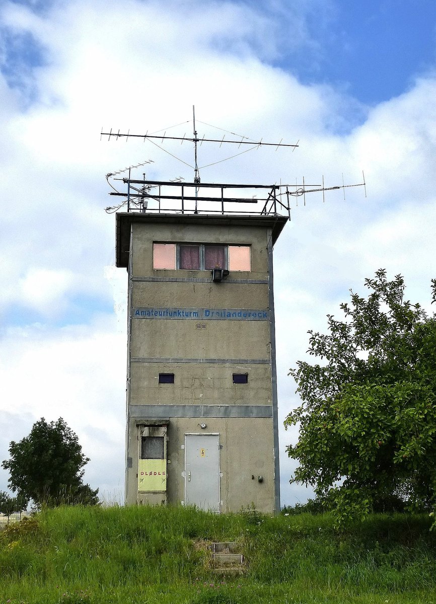 Dreilandereck BRD- DDR -Tschechei, der ehemalige  DDR -Grenzturm ist jetzt Domizil der Amateurfunker, Aug.2014