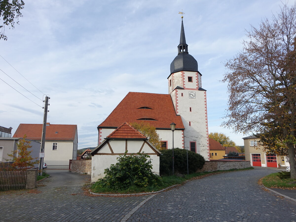 Dreitzsch, evangelische St. Johannes Kirche, erbaut im 14. Jahrhundert, barockisiert 1703 (19.10.2022)