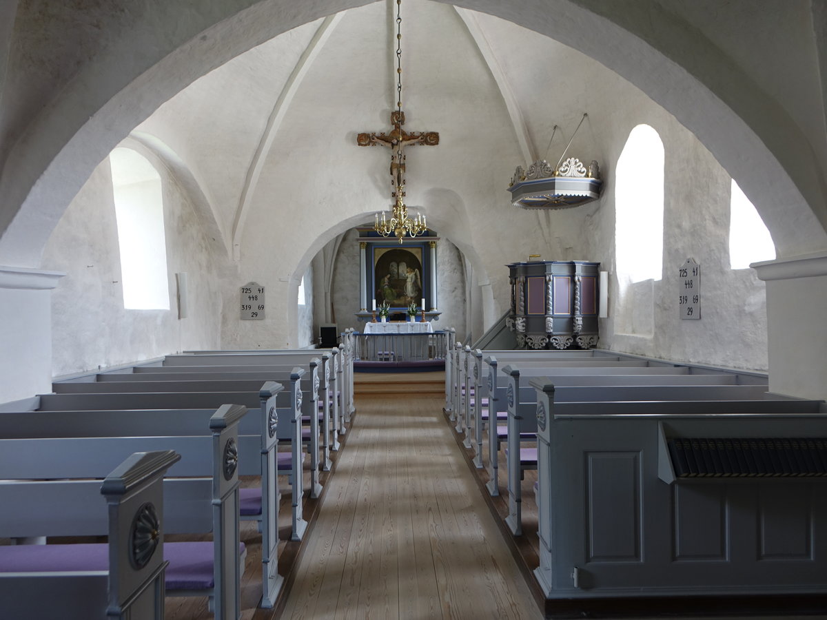 Drigstrup, Altar und Kanzel in der Ev. St. Nikolaus Kirche, Kanzel von 1703 (06.06.2018)