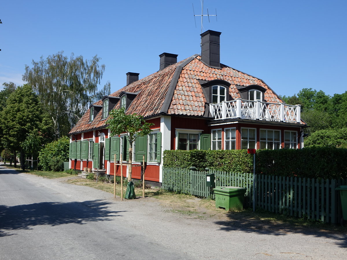 Drottningholm, Kantorhaus in der Kantongatan am Ende des Schloßparks (03.06.2018)
