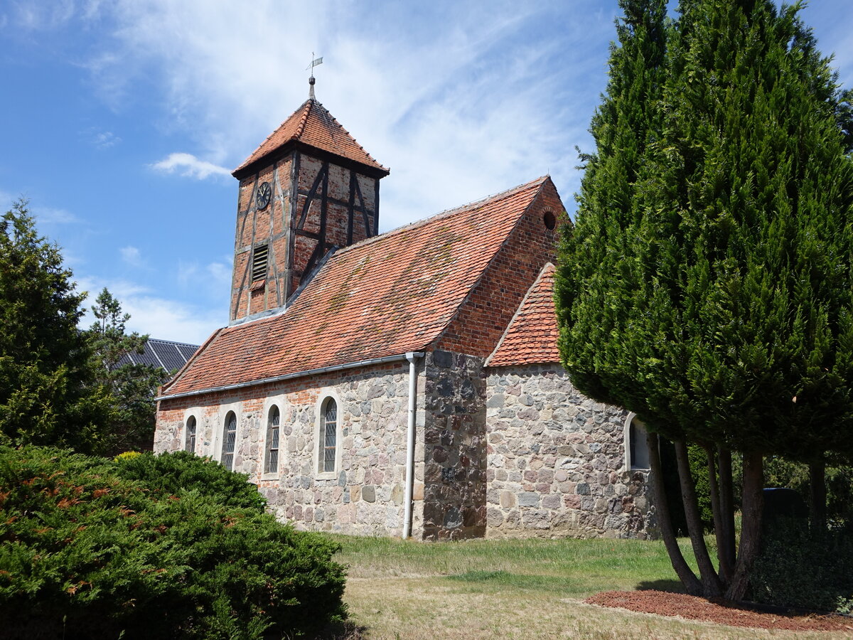Dr�sedau, evangelische Kirche, Feldsteinbau aus dem 13. Jahrhundert (23.06.2026)