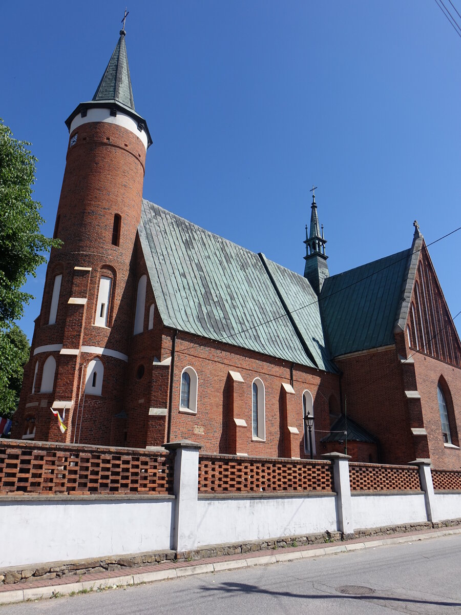 Drzewica, gotische Pfarrkirche St. Lukas, erbaut 1315 (14.06.2021)