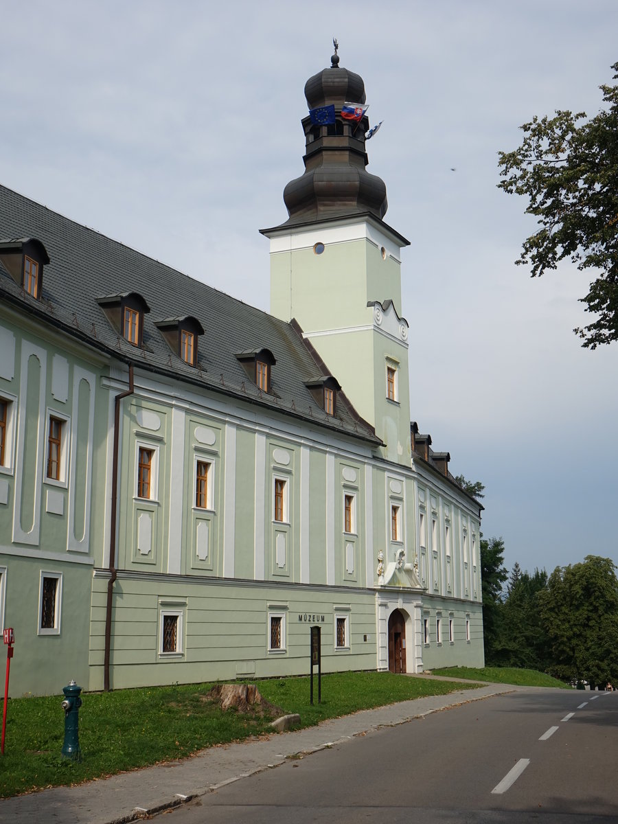 Dubnica nad Vahom / Dubnitz an der Waag, Landschloss, erbaut bis 1642, barocker Umbau von 1719 bis 1720 (30.08.2019)