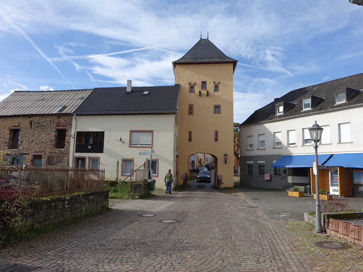 Dudeldorf, Unteres Stadttor, erbaut im 14. Jahrhundert (06.11.2025)