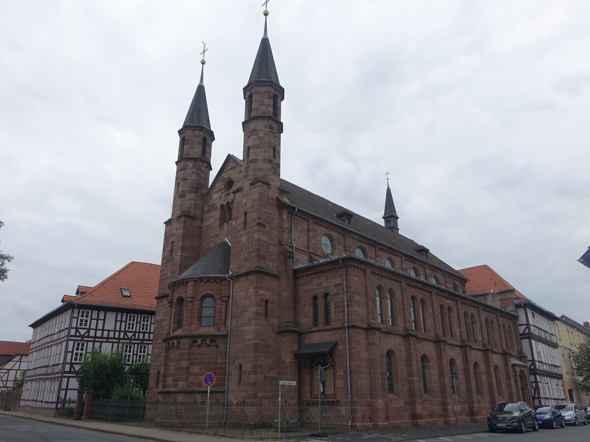 Duderstadt, Liebfrauenkirche in der Christian Blank Strae, erbaut 1889 bis 1890 (29.06.2023)