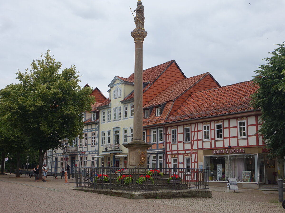Duderstadt, Mariensule von 1711 in der Marktstrae (29.06.2023)