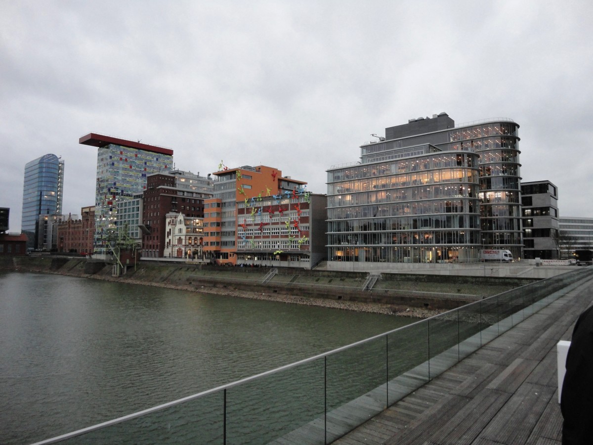 Dsseldorf am 4.2.2011: am Medienhafen