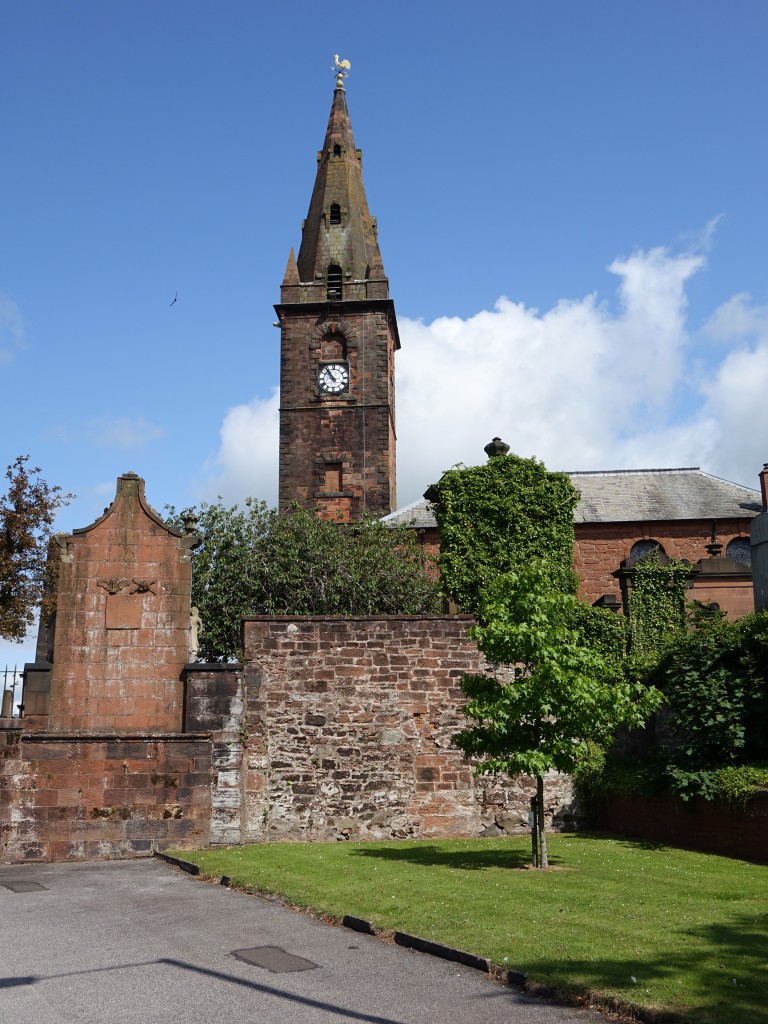 Dumfries, St. Michael Kirche, erbaut von 1744 bis 1754 mit Mausoleum der Familie Burns (11.07.2015)