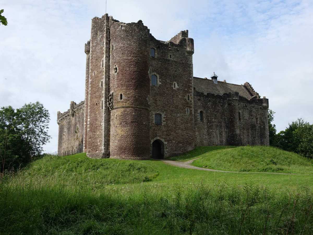 Dunblane, Doune Castle, erbaut von 1419 bis 1424 fr den Duke of Albany (05.07.2015)