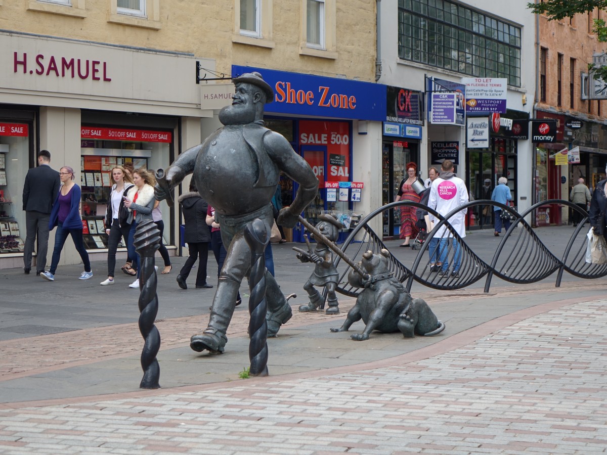 Dundee, moderne Plastik an der High Street (08.07.2015)