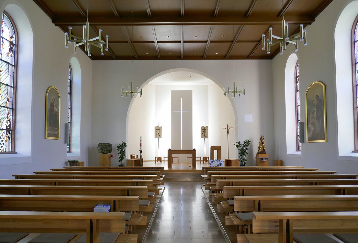 Dundenheim, Blick zum Altar in der Kirche St.Johannes, April 2020