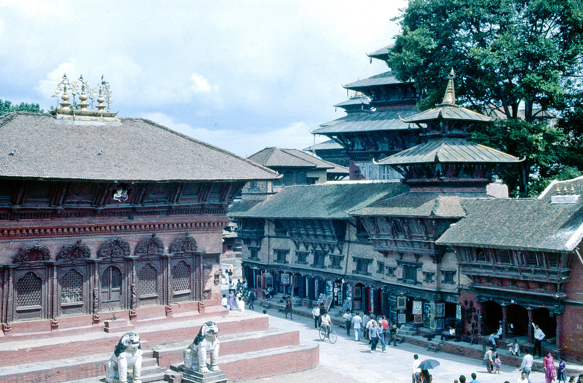 Durbar Platz in Kathmandu. Bild vom Dia. Aufnahme: September 1988.