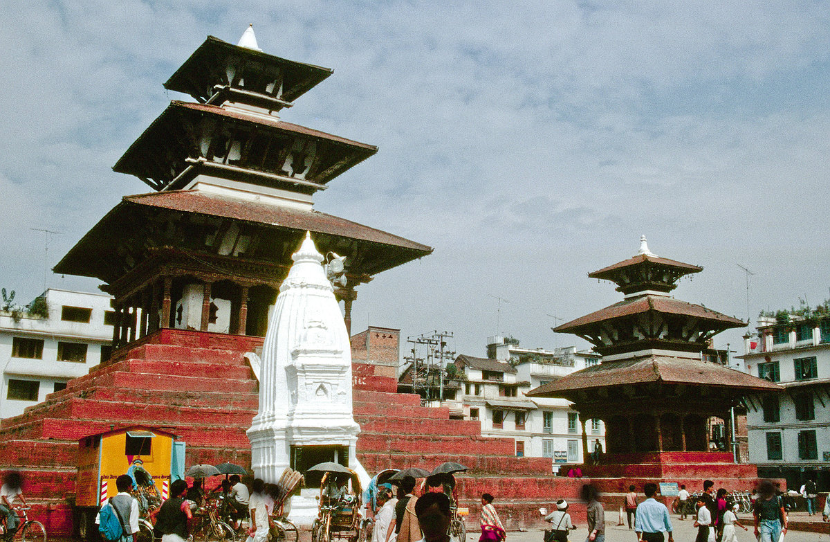 Durbar Square in Kathmandu. Bild vom Dia. Aufnahme: September 1988.