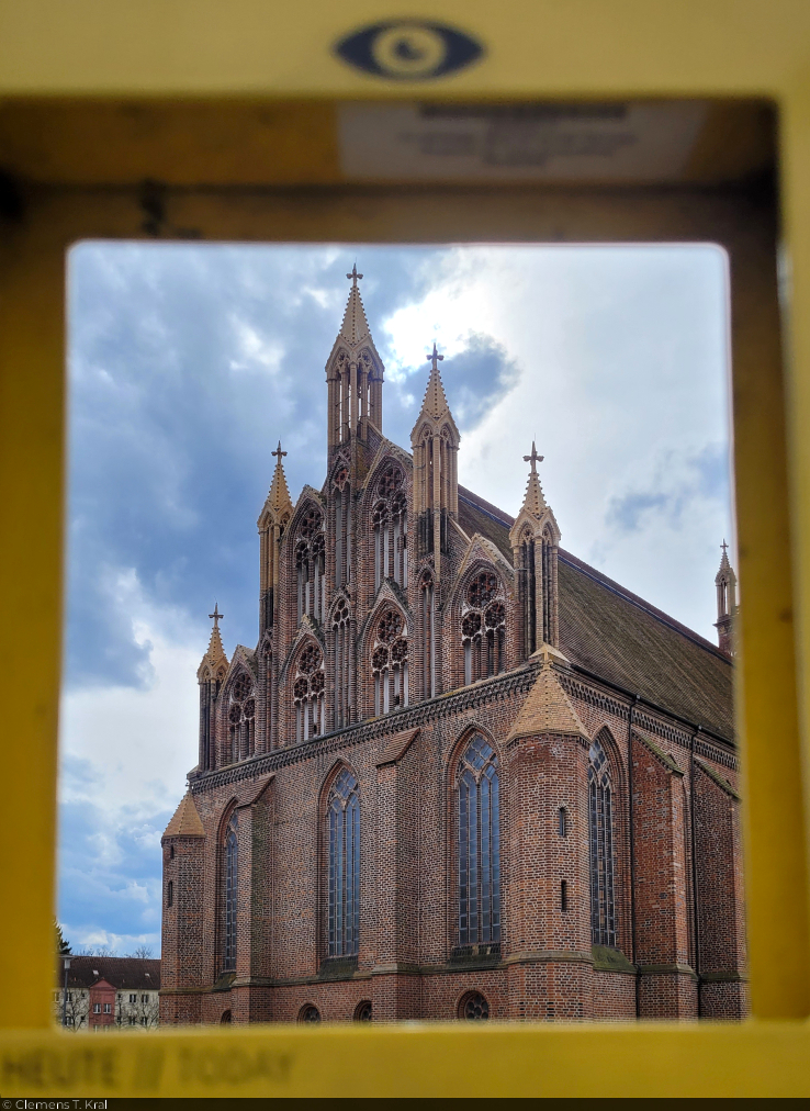 Durch den Rahmen geschaut: R�ckseite der Konzertkirche Neubrandenburg, ehemals St.-Marien-Kirche.

🕓 13.4.2025 | 14:57 Uhr