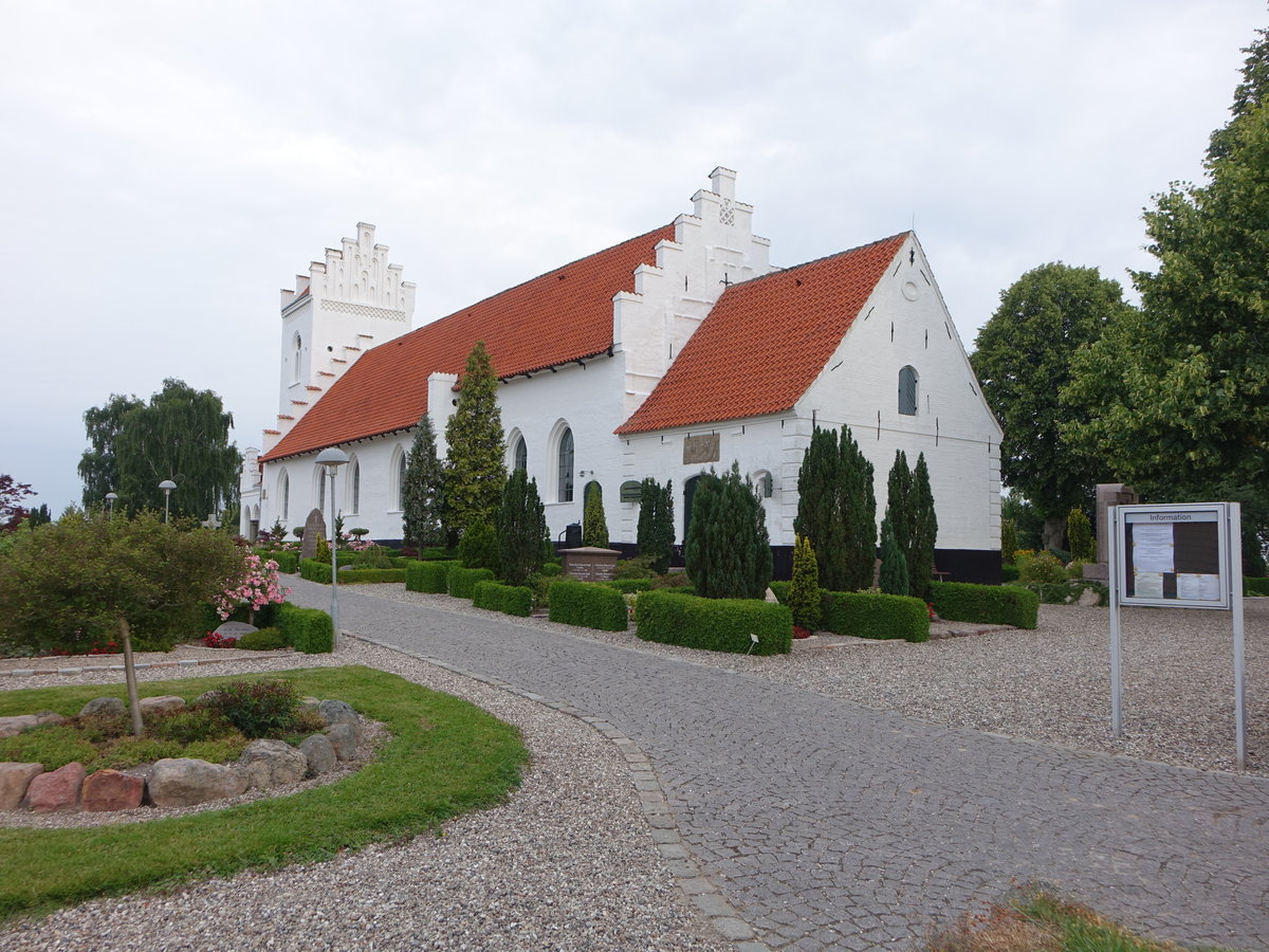 Dybbol, Dppler Kirche, erbaut im 12. Jahrhundert, Kirchturm von 1857 (20.07.2019)