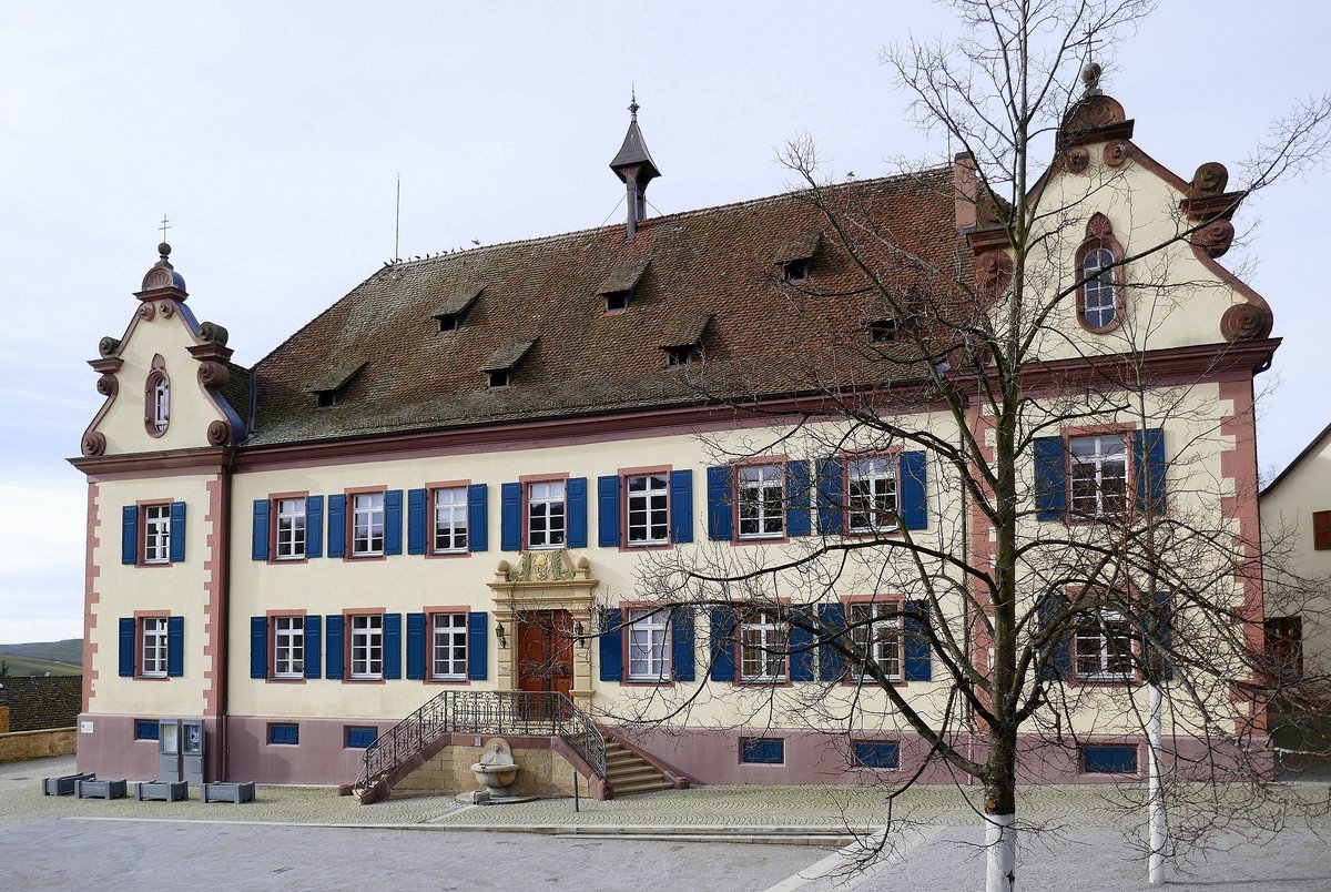 Ebringen im Markgrflerland, das Schlo, erbaut 1711-13 als Residenz des St.Galler Statthalters, heute Rathaus, Jan.2020