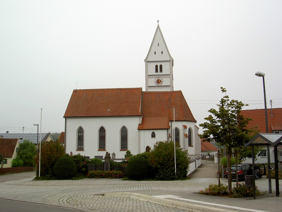 Echsheim, Pfarrkirche Maria Himmelfahrt, einschiffiges Langhaus mit Flachdecke und eingezogenem Chor, Chor und Turmuntergeschoss 15. Jahrhundert, Langhaus von 1862 (28.09.2014)