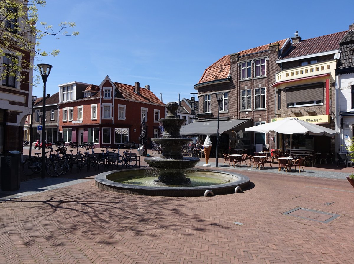 Echt-Susteren, Brunnen am Marktplatz (05.05.2016)