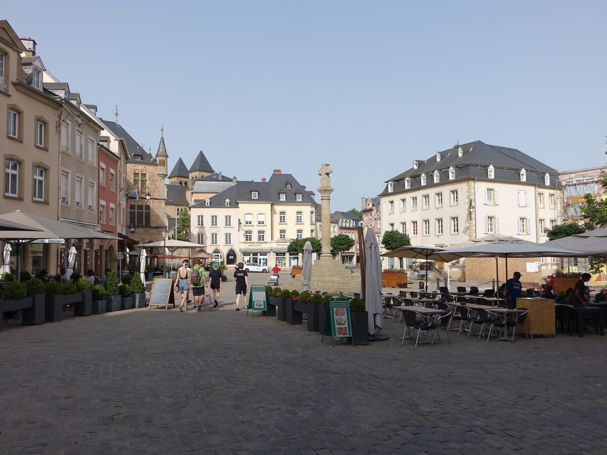 Echternach, Huser am Place du Marche (18.06.2022)