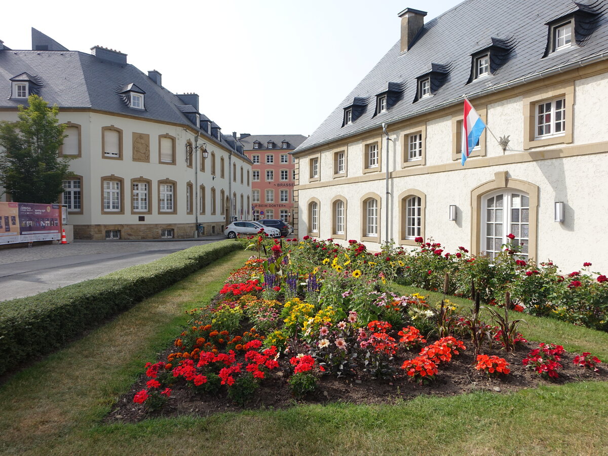 Echternach, historische Gebude an der Porte Saint-Willibrord (18.06.2022)